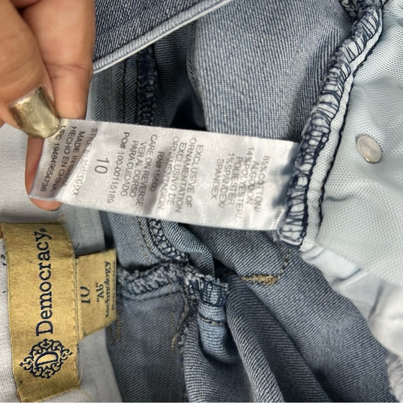 DEMOCRACY "AB" Technology size 10 Womens Raw Hem Blue Denim distressed Jeans - Picture 8 of 16